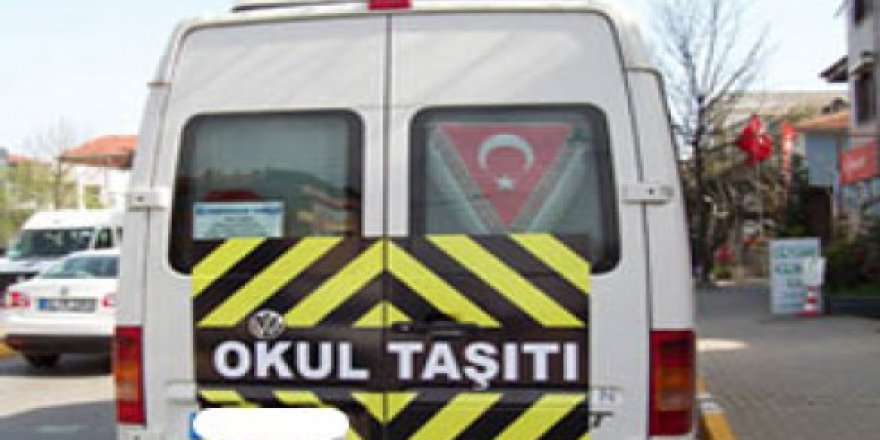 VATANDAŞ TEPKİLİ: Öğrenci servisleri kural tanımıyor!