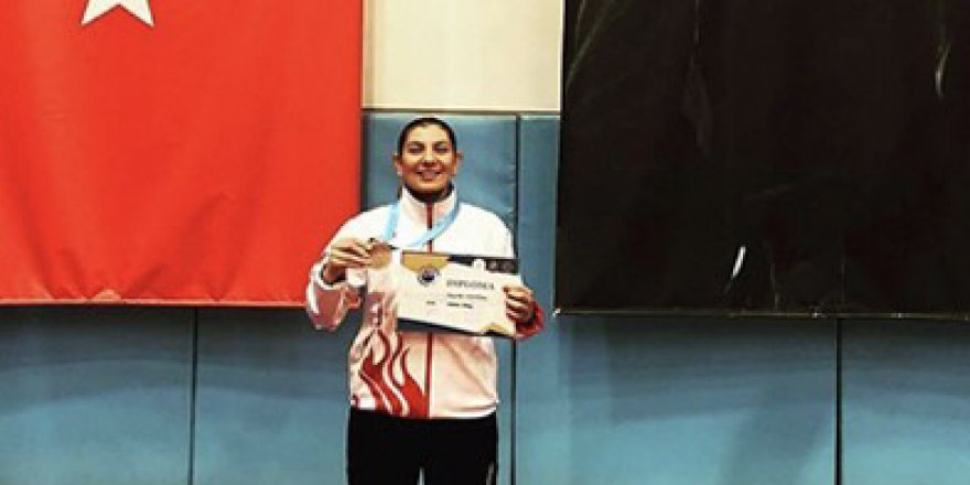 Kaleci Zeynep, Karate’de Avrupa üçüncüsü