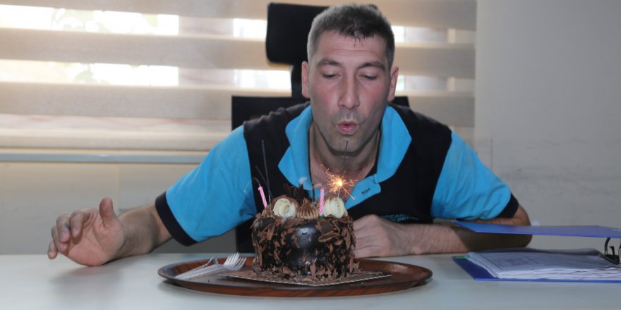 Büyükakın’dan doğum günü pastası