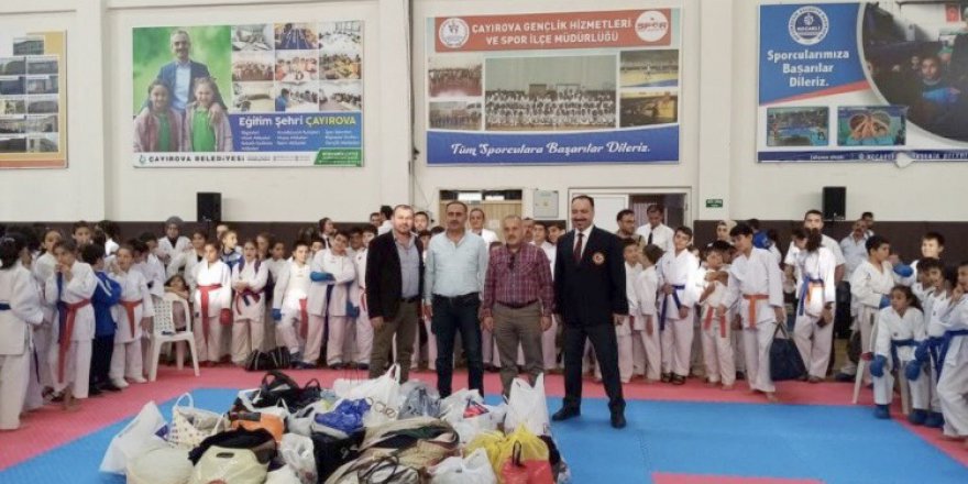 Karatecilerden ‘Giymiyorsan Giydir’ projesine tam destek