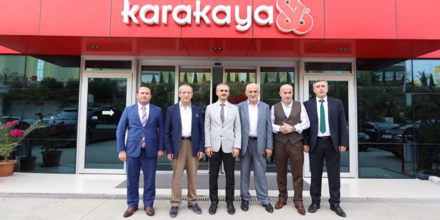 Sanayicilerle buluşmayı sürdürüyor