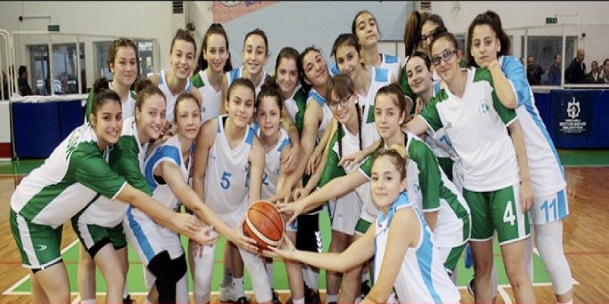 Genç periler moralli başladı