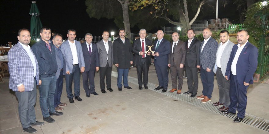 Eski bakan Darıca turu yaptı