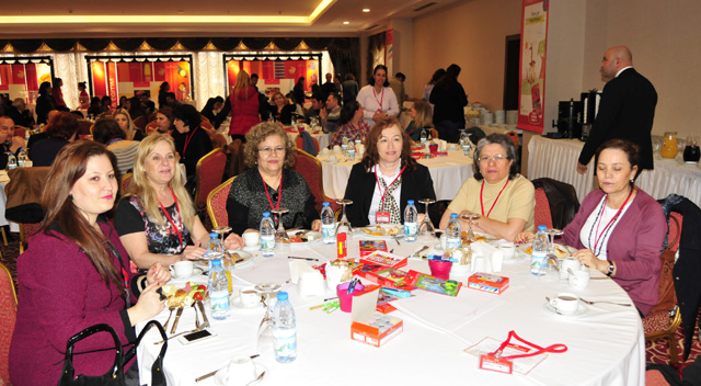 Faber-Castell, çocuklar için öğretmenlerle el ele verdi