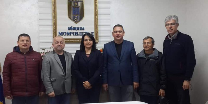 Seçilen Türk belediye başkanlarını tebrik ettiler