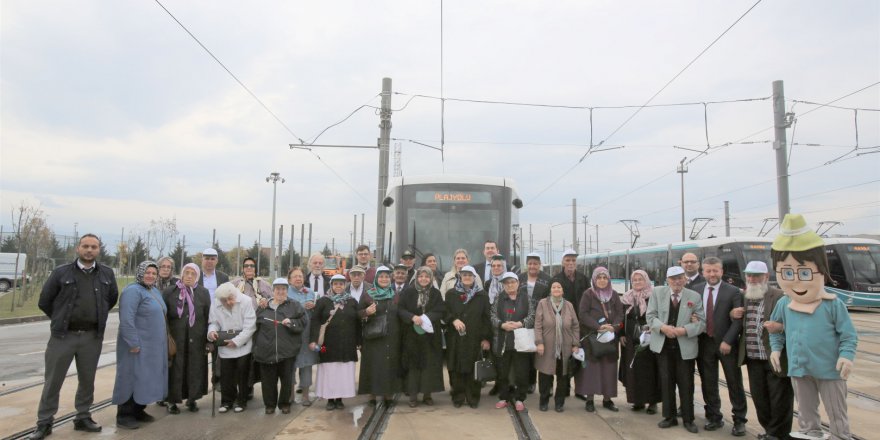 Yaşlılar UlaşımPark'ı gezdi