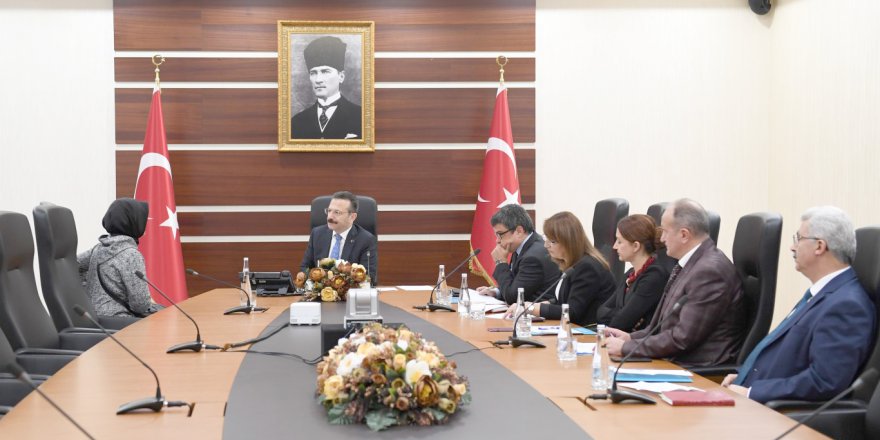 Vatandaşların sorunlarını dinlemeyi sürdürüyor