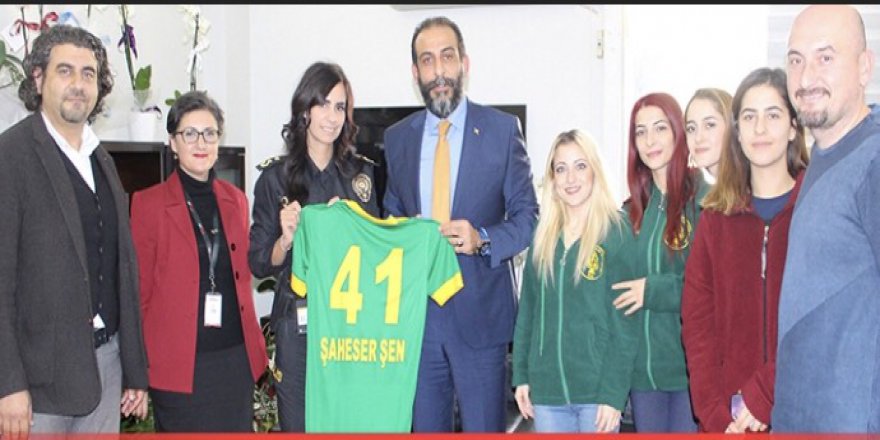 Gülen’den müdür Şen’e forma