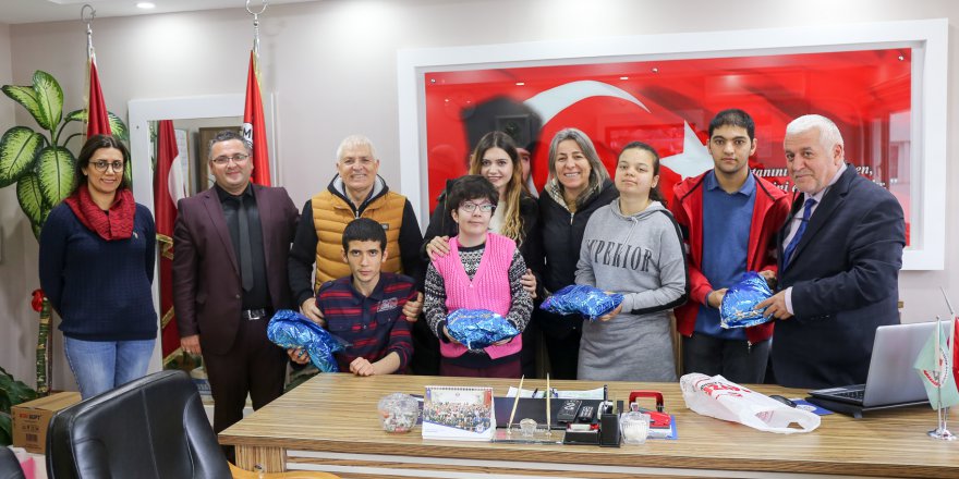 Pelikan “Engel” Tanımıyor