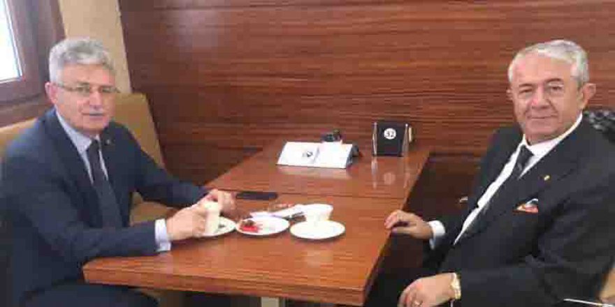 Kahvaltıda bir araya geldiler