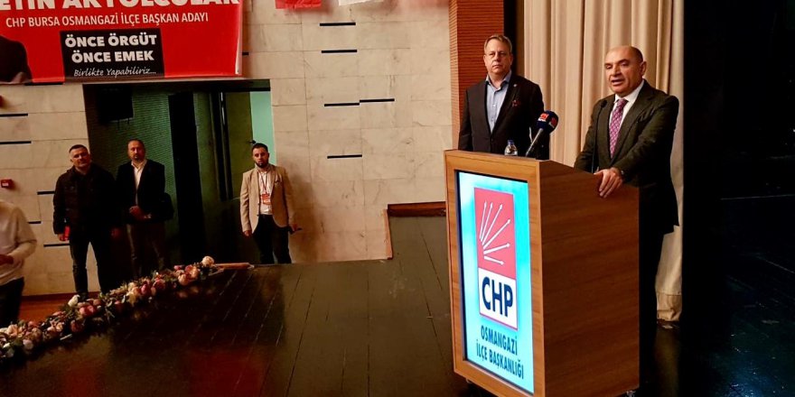 Kongrede divan başkanı oldu