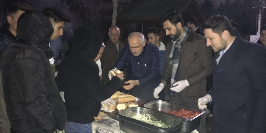 AK Parti’den sucuk-ekmek etkinliği