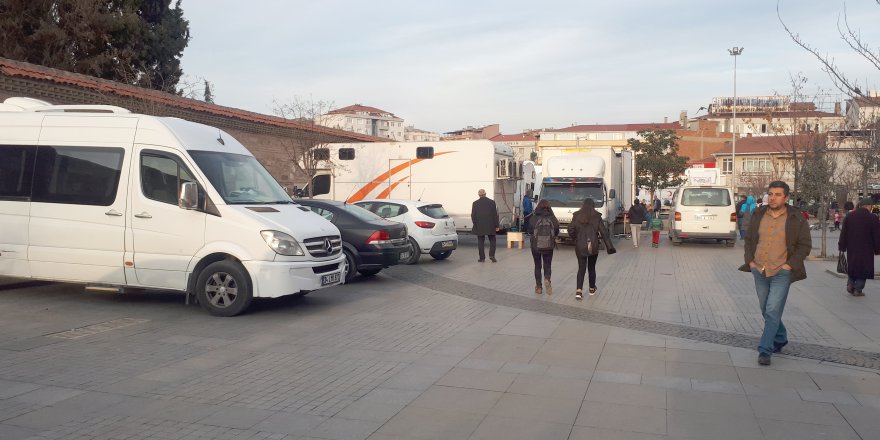 Kent Meydanına araçlarını park ettiler!