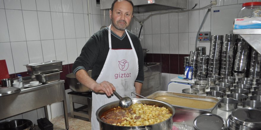 İhtiyaç sahiplerine sıcak yemek