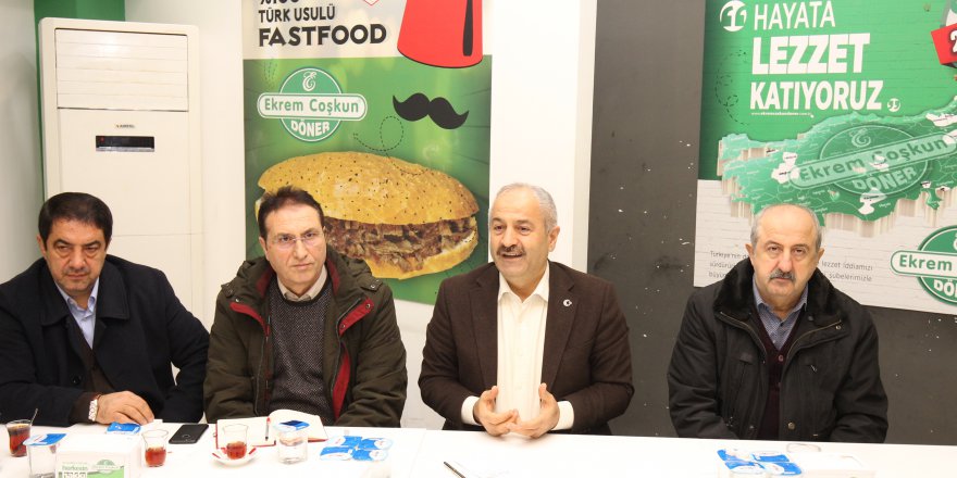 Başkan Büyükgöz Yeni Çarşı esnafıyla buluştu