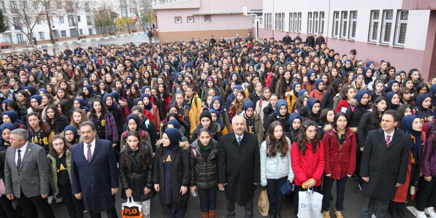 Cumhuriyet Anadolu Lisesi’nde bayrak töreni