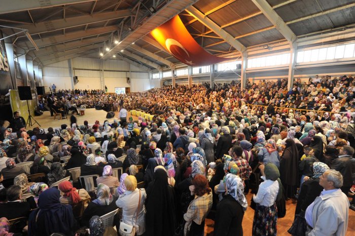 Hatipoğlu Peygamber Efendimizin hayatını anlattı