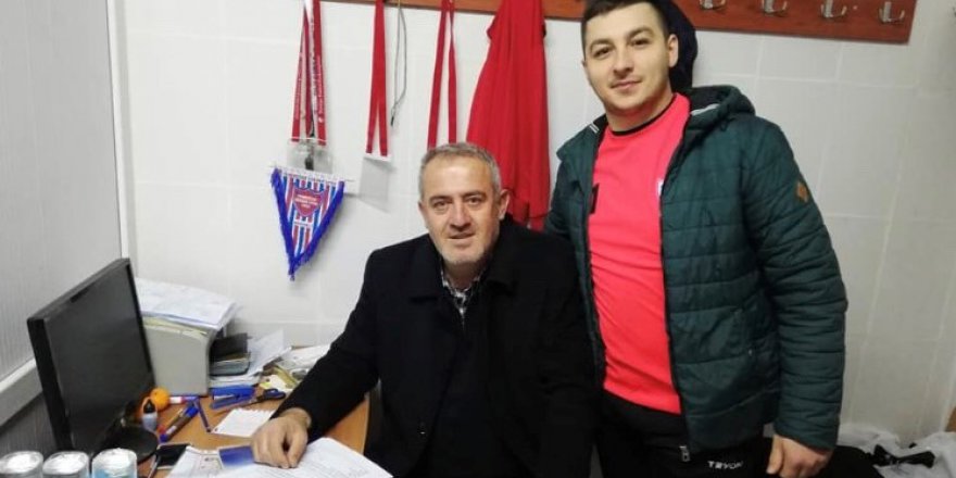 Yenidoğan Serdar imzaları attırdı