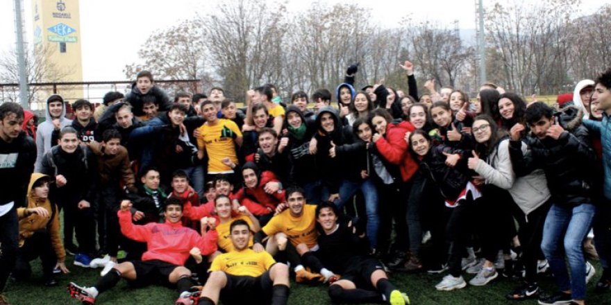 Genç Lise futbolda kadınlarda da Spor Lisesi şampiyon