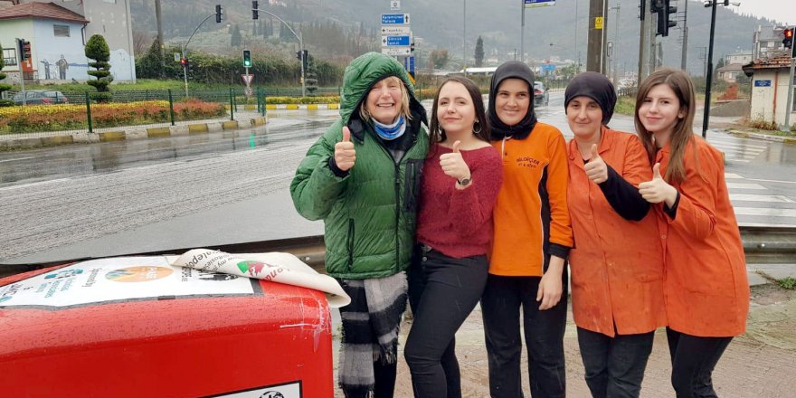 Yoksul çocuklar için yürüyor