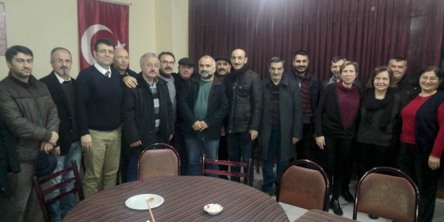 Serdar Tüze delegelerle buluşuyor