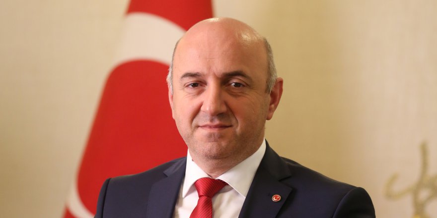 Bıyık gazetecileri unutmadı