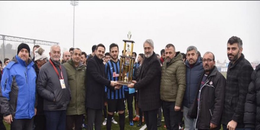 Yuvacık şampiyon, Kartepe küme düştü