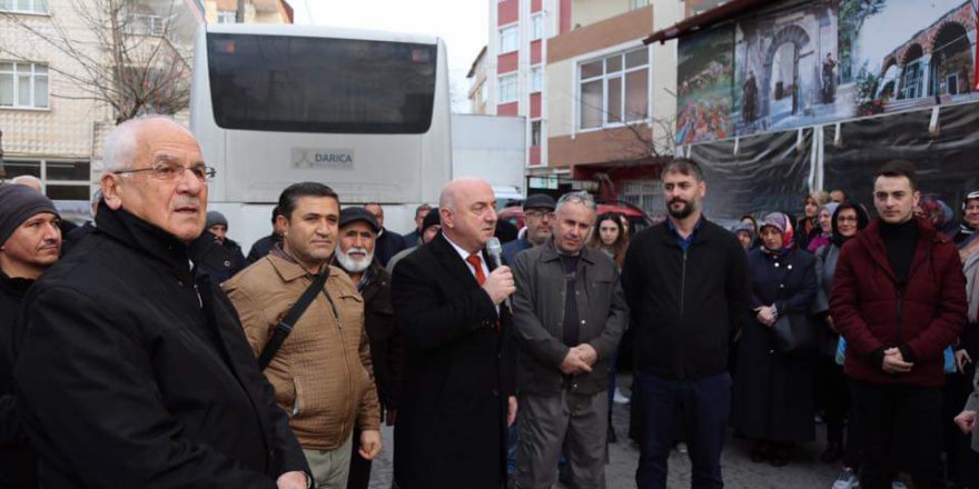 Bıyık Umre’ye gidenleri yolcu etti