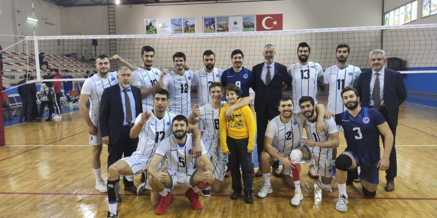 Kağıtspor voleybolda durdurulamıyor  