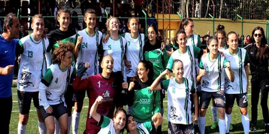 Bayanlar ilk yarıda 10 puan topladı