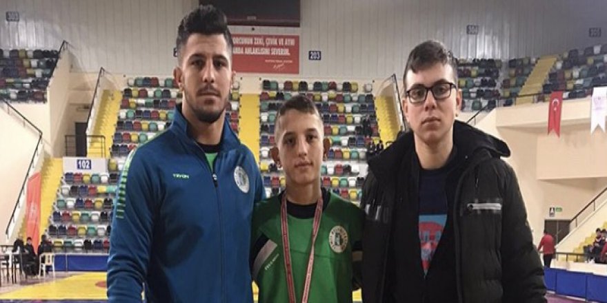 Güreşçiler Balıkesir’de başarılı oldu