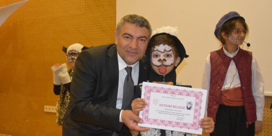 Dilovası Belediyesi’nden öğrencilere karne hediyesi