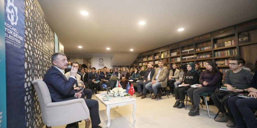 Büyükakın gençlerle buluştu