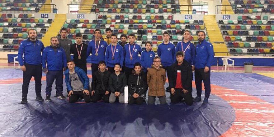 Güreşçiler Türkiye Şampiyonası yolcusu