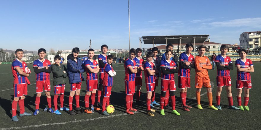 DARICA KALESPOR ZİRVEYE YÜRÜYOR