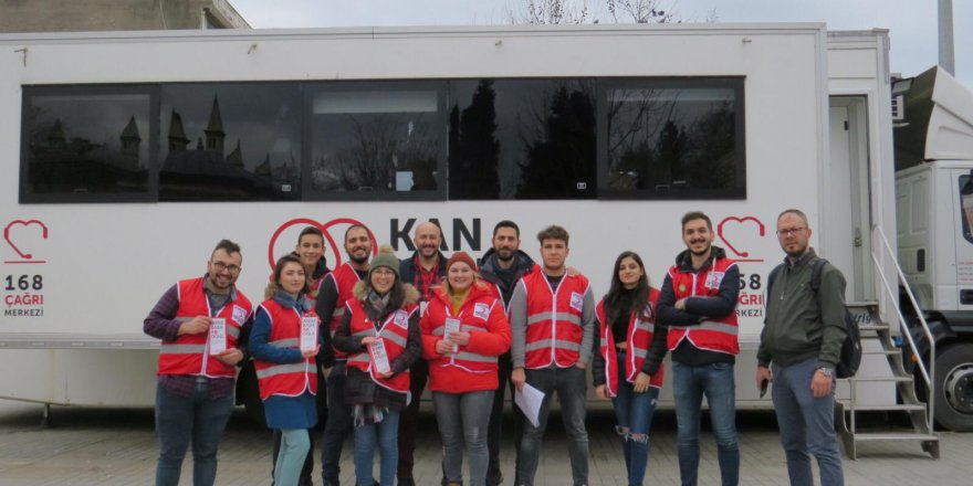 Kızılay’a Ahbaplık Ettiler