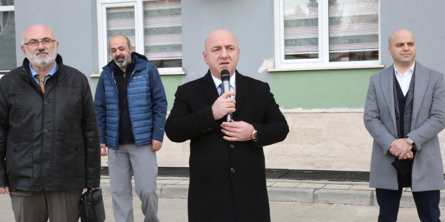 Bıyık bayrak törenine katıldı