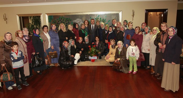 AKP Kadın Kolları’ndan Köşker’e hayırlı olsun ziyareti