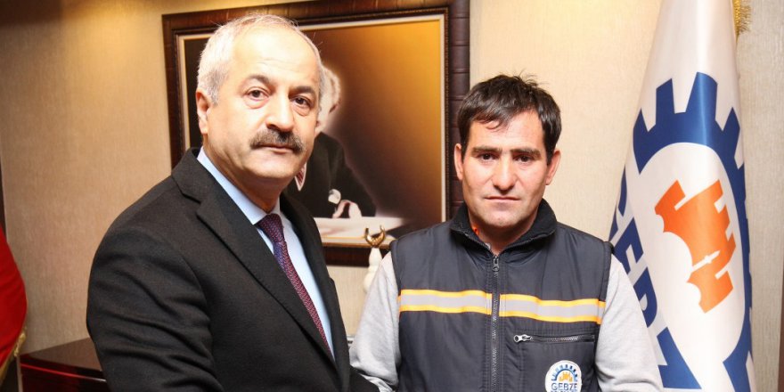 Başkan Büyükgöz Ödüllendirdi 