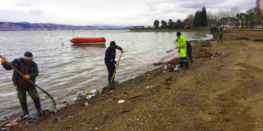 Sahilde temizlik yapıldı