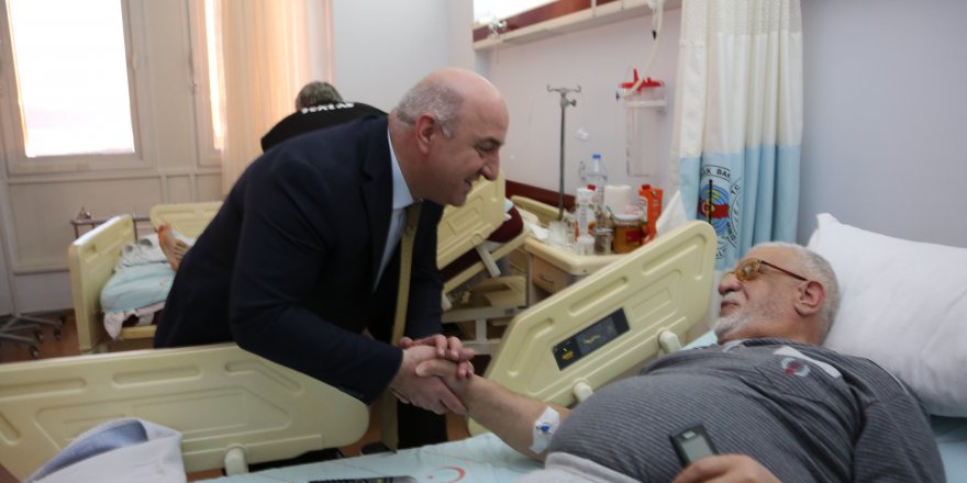 Farabi’de hastaları ziyaret etti