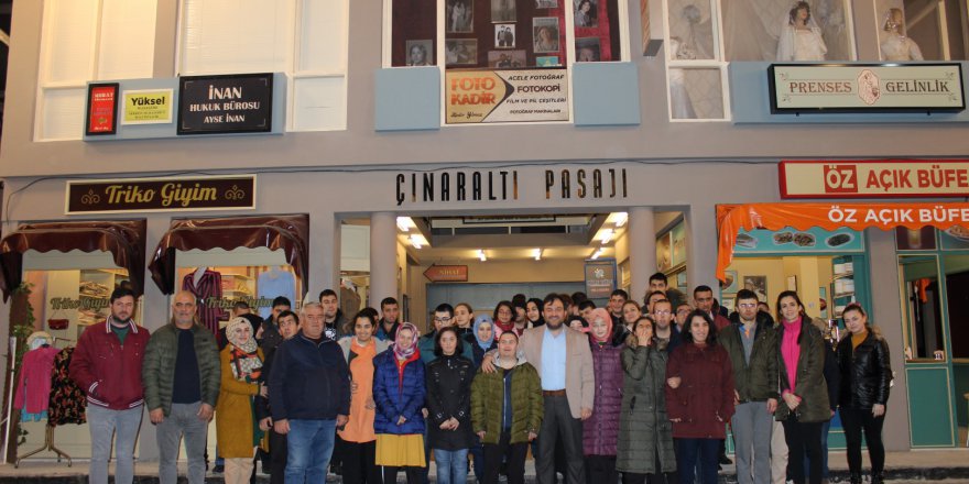 ‘Seksenler’ dizi setini ziyaret ettiler