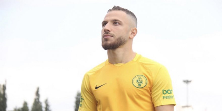 Ahmet Özer kasık fıtığı ameliyatı oldu