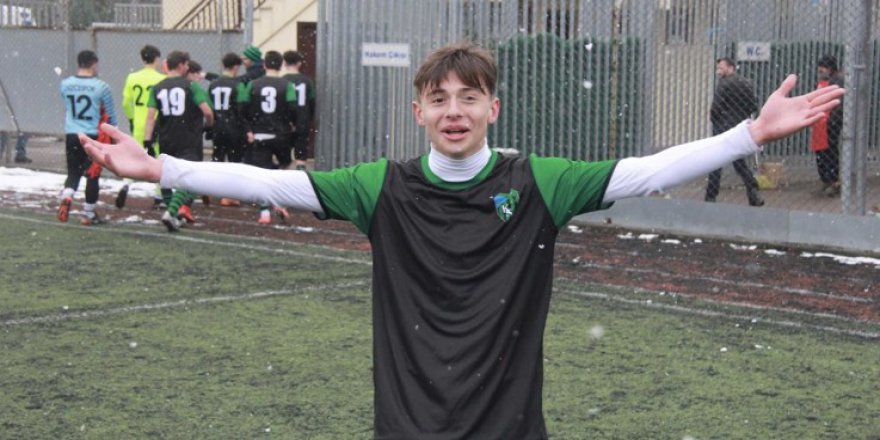 Onur Alp ve Yiğit profesyonel oluyor