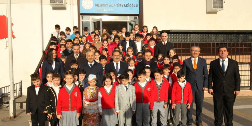 M. Alp Tiryakioğlu İlkokulu’nda bayrak töreni