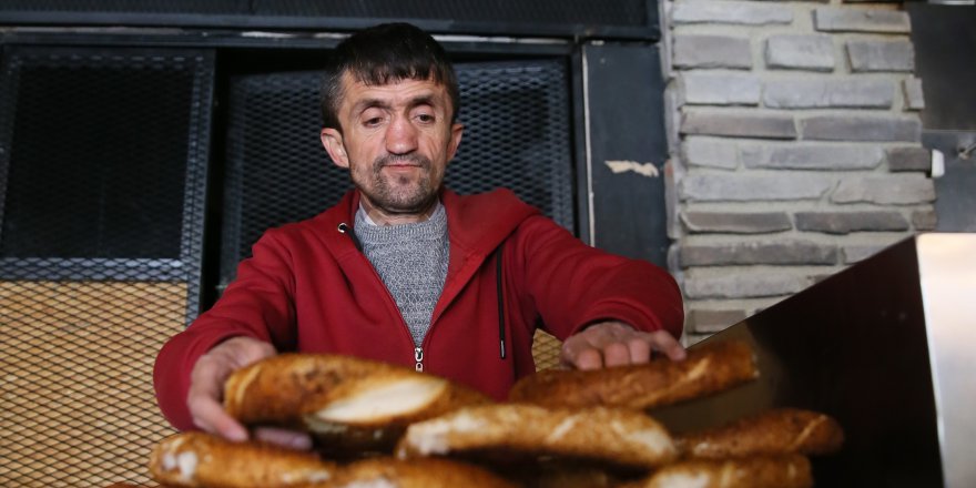 Simitçi Erkan, bir günlük gelirini Vanlı depremzedelere yolladı