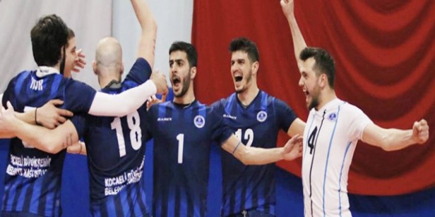 Efeler Play-Off’u garantiledi