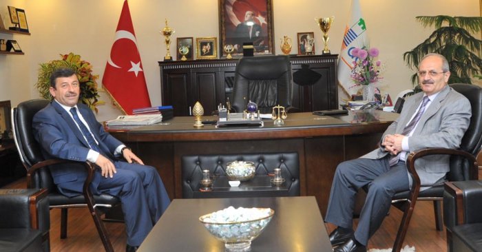 Kaymakam Arslan Karabacak'ı tebrik etti