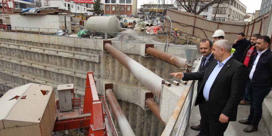 Metro çalışmalarını inceledi