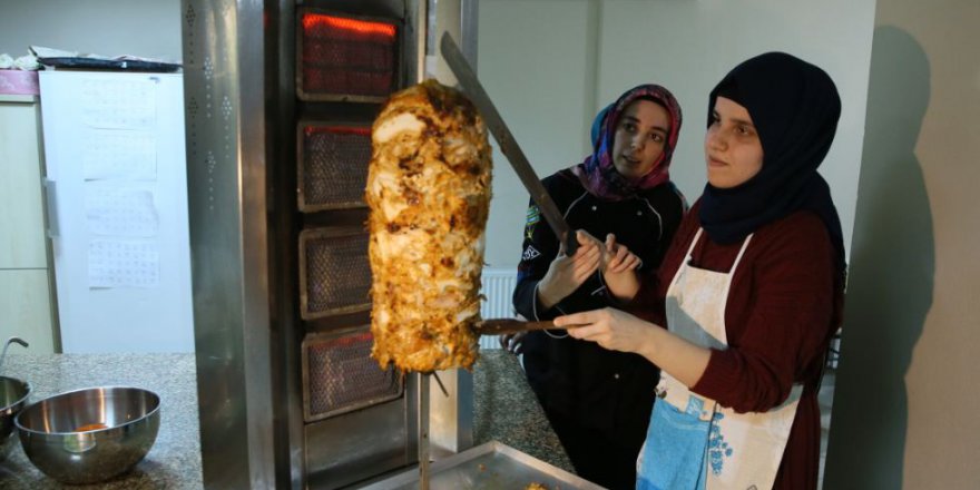 Kadın döner ustaları yetiştiriliyor